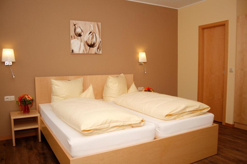 Hotel Gasthof Zur Post Barnau Room photo