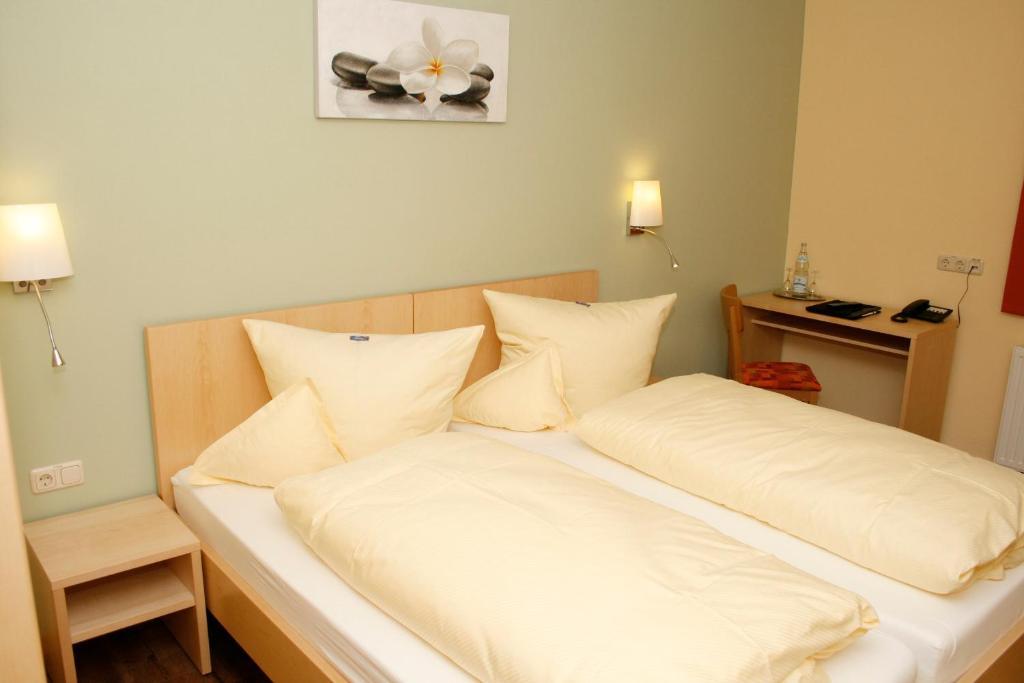Hotel Gasthof Zur Post Barnau Room photo